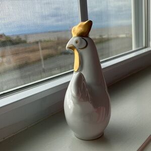 Vintage Hollohaza Hungary folk art white gold glaze porcelain mini hen/rooster